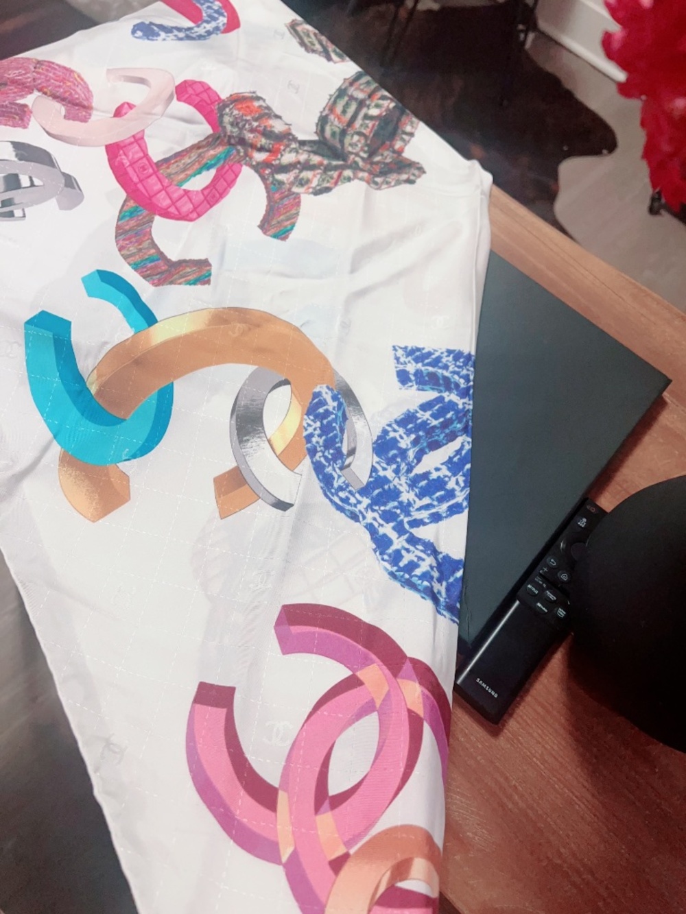 Brand New Chanel scarf shawl - Picture 4 of 9